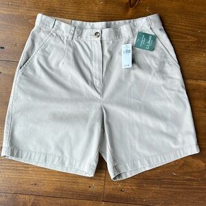 LL Bean Classic Fit Khaki 7” Shorts Sz 10